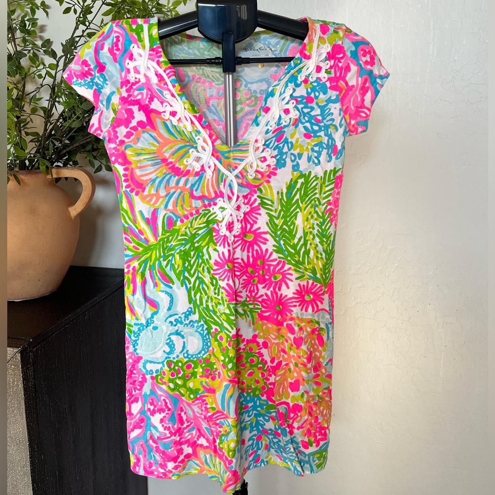 Lilly Pulitzer short sleeve shift dress. Colorful and bright